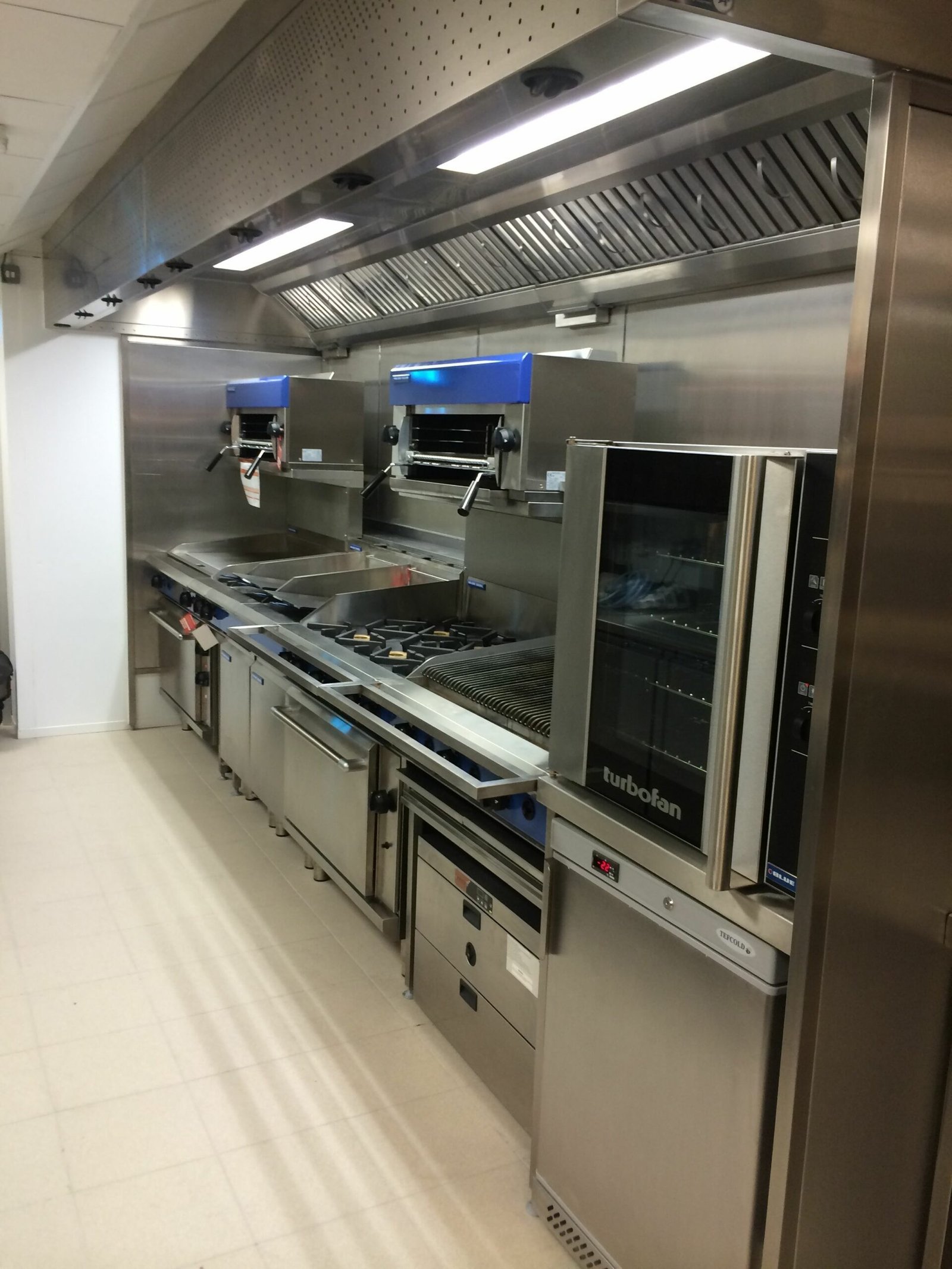 equipos-de-cocina-reparacion-de-lavadoras-en-quito-scaled-1.jpg